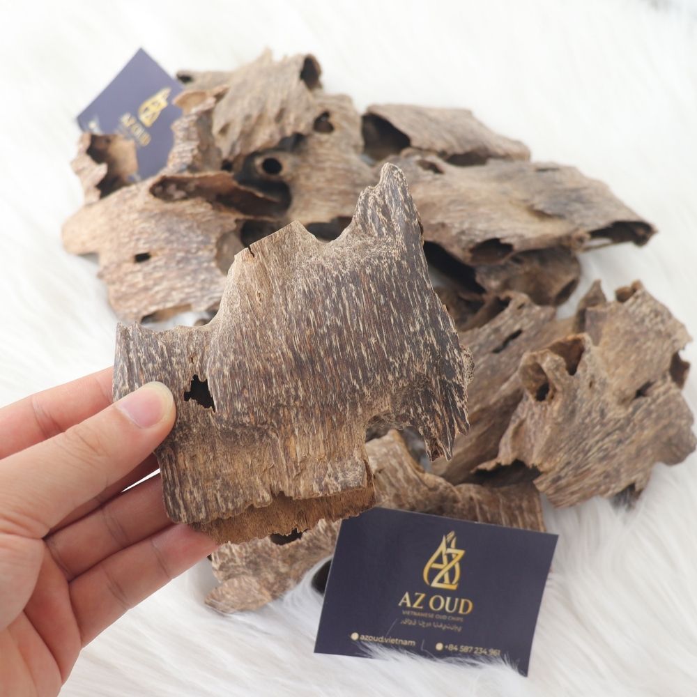 OWC2 - Oud Wood Chips Grade AA+ ( 100g )